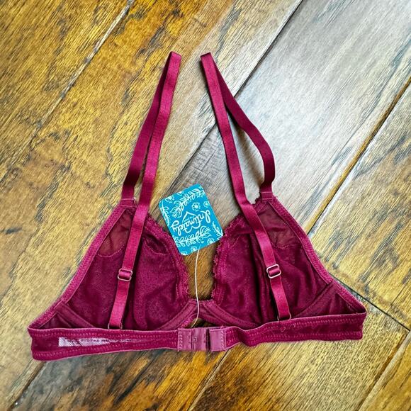 NWT Free People Intimately Bundle - White Veronica & Berry Triangle UW Bras 32A - Picture 6 of 12